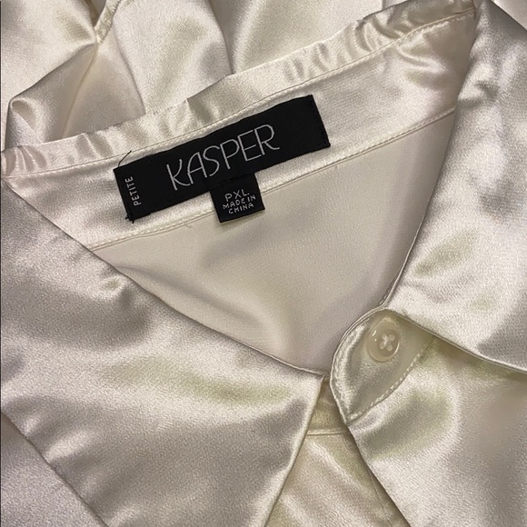 Elegant - Silky button up - Picture 2 of 6